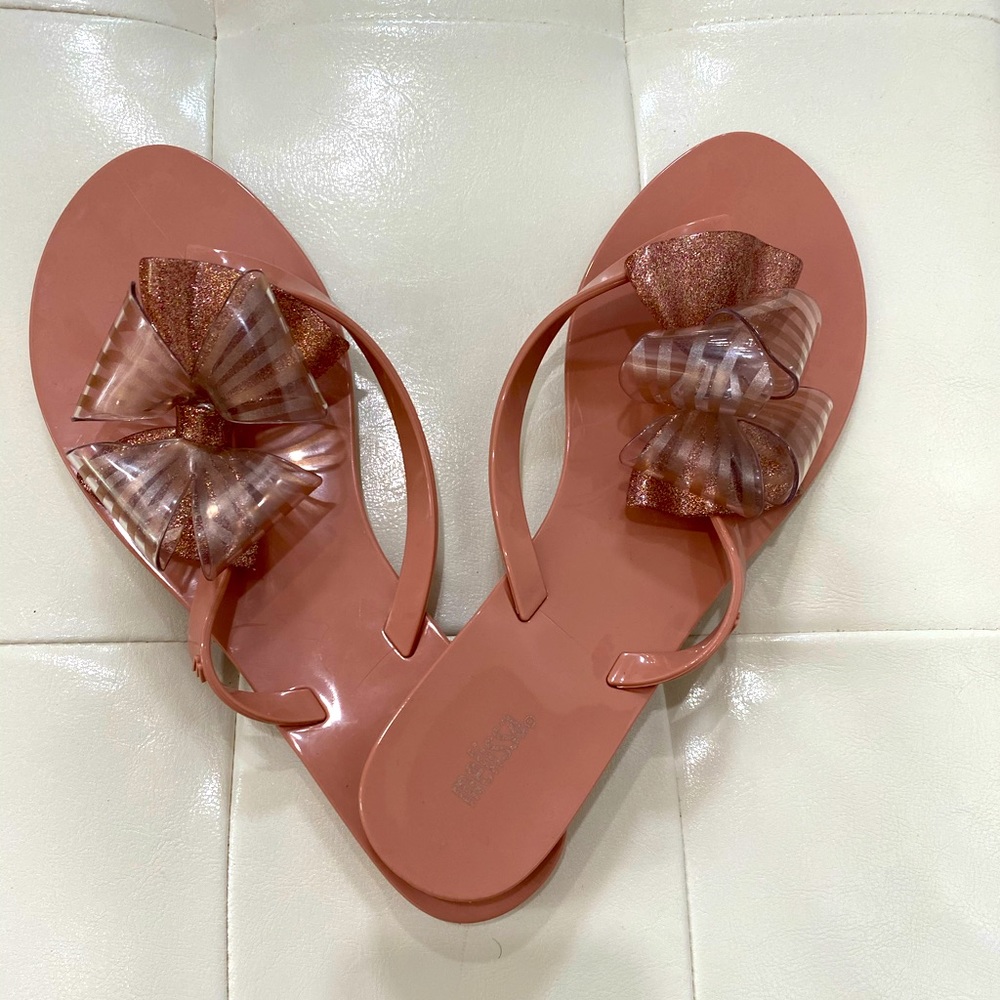 Flat pink sandals